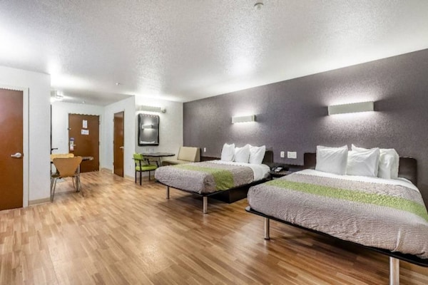 Foto van 2 tweepersoonsbedden | Rookvrij, Keuken - Vakantiehuis in Orange - Facilities