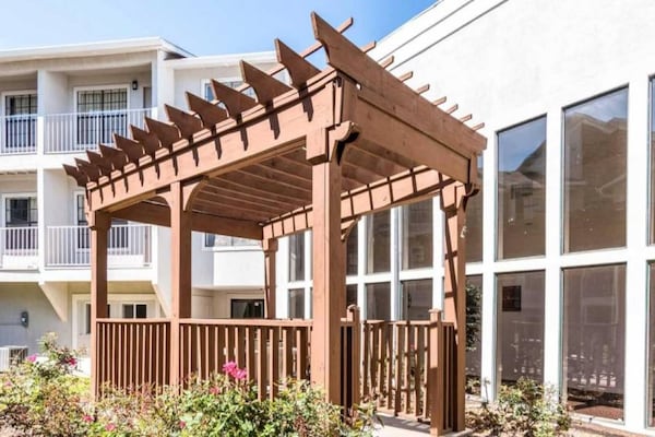 Foto van 1 kingsize bed | Suite, sm, slaapbank - Vakantiehuis in Dallas - ExteriorSummer