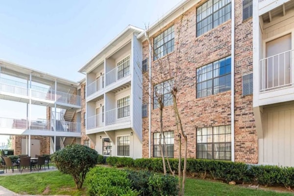 Foto van 1 kingsize bed | Suite, sm, slaapbank - Vakantiehuis in Dallas - ExteriorSummer