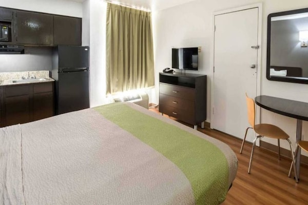 Foto van 1 kingsize bed | Suite, sm, slaapbank - Vakantiehuis in Dallas - BedRoom