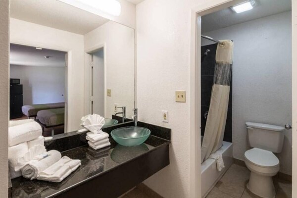 Foto van 1 kingsize bed | Suite, sm, slaapbank - Vakantiehuis in Dallas - Facilities