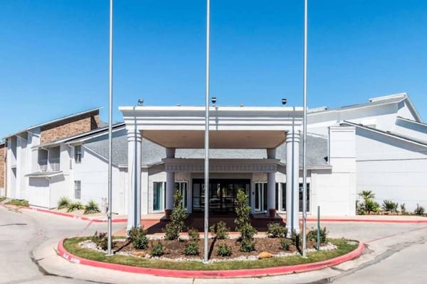 Foto van 1 kingsize bed | Suite, sm, slaapbank - Vakantiehuis in Dallas - ExteriorSummer