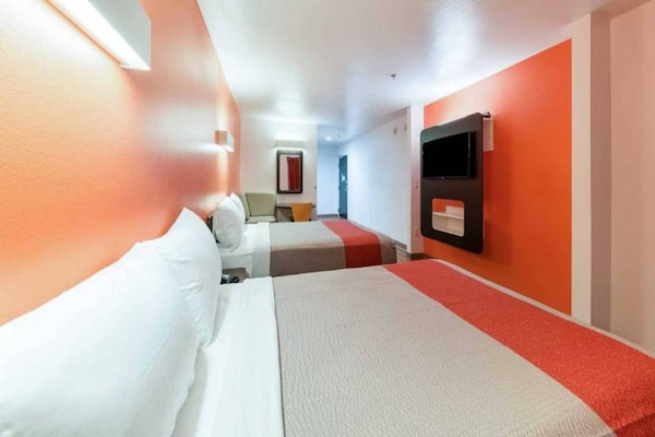 Foto van 2 tweepersoonsbedden | Nsmk, minikoelkast - Vakantiehuis in Fort Worth - BedRoom