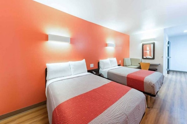 Foto van 2 tweepersoonsbedden | Nsmk, minikoelkast - Vakantiehuis in Fort Worth - BedRoom