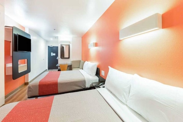 Foto van 2 tweepersoonsbedden | Nsmk, minikoelkast - Vakantiehuis in Fort Worth - BedRoom