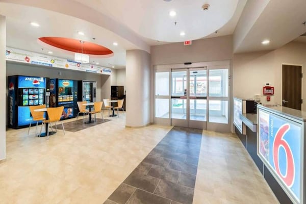 Foto van 2 tweepersoonsbedden | Nsmk, minikoelkast - Vakantiehuis in Fort Worth - FloorPlan