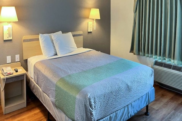 Foto van 1 tweepersoonsbed (queensize) | Toegankelijk voor mindervaliden | NSMK | Keuken - BedRoom
