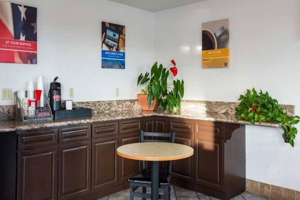 Foto van 1 tweepersoonsbed (queensize) | Toegankelijk voor mindervaliden | NSMK | Keuken - Facilities