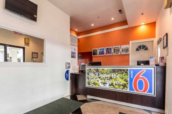 Foto van 2 tweepersoonsbedden | Toegankelijk voor mindervaliden | Badkuip | NSMK - FloorPlan