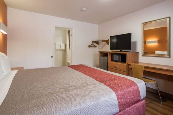 Foto van 1 kingsize bed | Rookvrij - Vakantiehuis in Concord - BedRoom