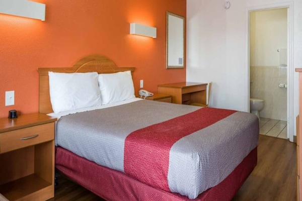 Foto van 1 kingsize bed | Rookvrij - Vakantiehuis in Concord - BedRoom