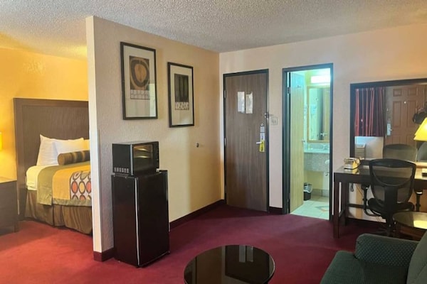 Foto van 2 tweepersoonsbedden (queensize) | Roken toegestaan, koelkast aanwezig - BedRoom