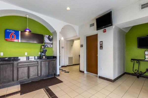 Foto van 1 tweepersoonsbed (Queensize) | Badkuip met mobiele toegang | Keuken (Nsmk) - FloorPlan