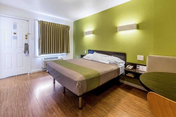 Foto van 1 kingsize bed | Rookvrij - Vakantiehuis in San Rafael - BedRoom