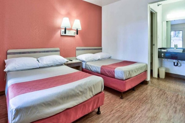 Foto van 2 tweepersoonsbedden | Magnetron | Roken mogelijk - Vakantiehuis in Flagstaff AZ - BedRoom