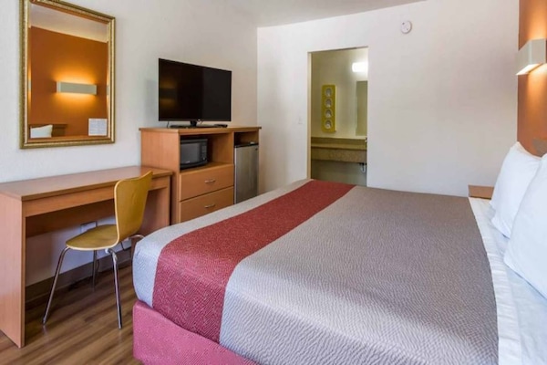 Foto van 1 tweepersoonsbed (queensize) | Rookvrij - Vakantiehuis in Concord - BedRoom