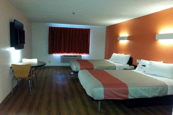 Foto van 2 tweepersoonsbedden (queensize) | Rookvrij - Vakantiehuis in Williams - BedRoom