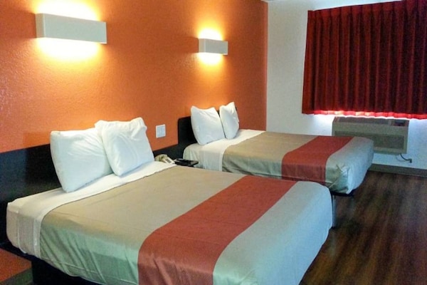 Foto van 2 tweepersoonsbedden (queensize) | Rookvrij - Vakantiehuis in Williams - BedRoom