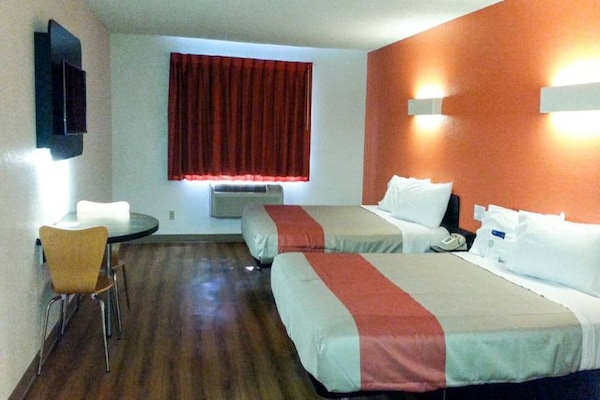Foto van 2 tweepersoonsbedden (queensize) | Rookvrij - Vakantiehuis in Williams - BedRoom