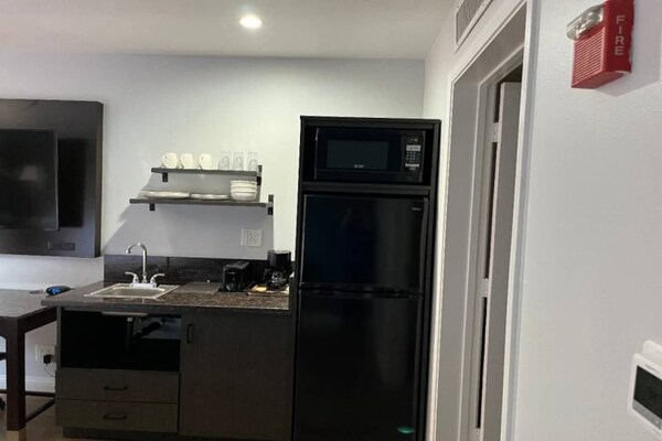 Foto van 2 tweepersoonsbedden (queensize) | Rookvrij, Keuken - Facilities