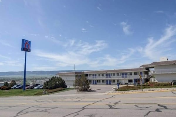 Foto van 2 tweepersoonsbedden | Suite, rookvrij, keuken - Vakantiehuis in Casper WY - ExteriorSummer