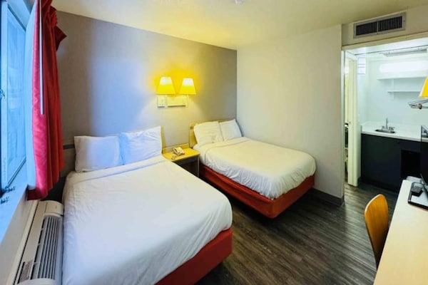 Foto van 2 tweepersoonsbedden | Suite, rookvrij, keuken - Vakantiehuis in Casper WY - BedRoom