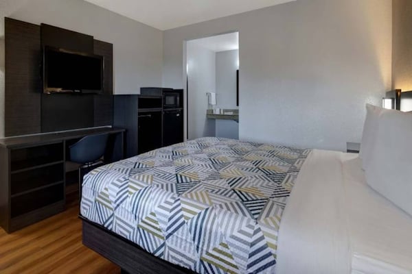 Foto van 1 kingsize bed | Rookvrij, koelkast - Vakantiehuis in Buttonwillow - Facilities