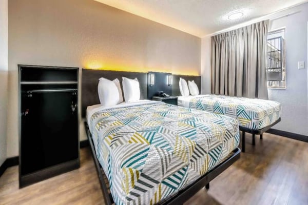 Foto van 2 tweepersoonsbedden (queensize) | Roken toegestaan - Facilities