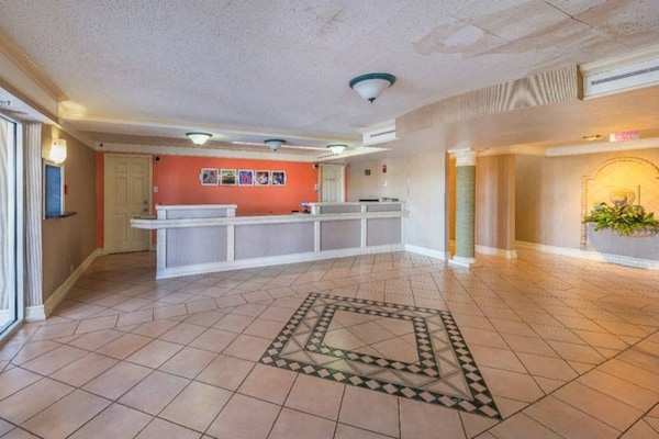 Foto van 2 tweepersoonsbedden | Roken toegestaan - Vakantiehuis in Grand Prairie - ExteriorSummer