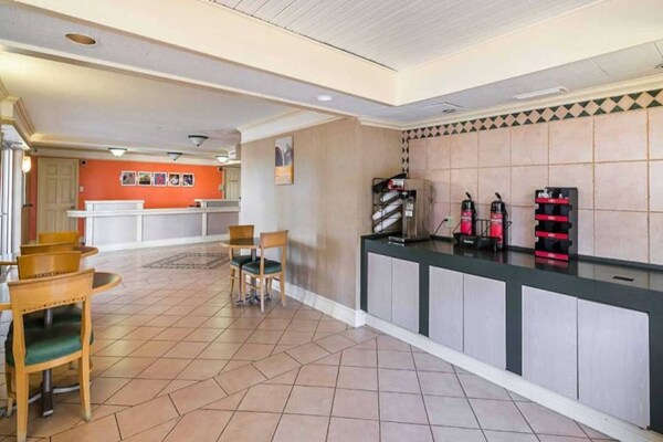 Foto van 2 tweepersoonsbedden | Roken toegestaan - Vakantiehuis in Grand Prairie - Facilities