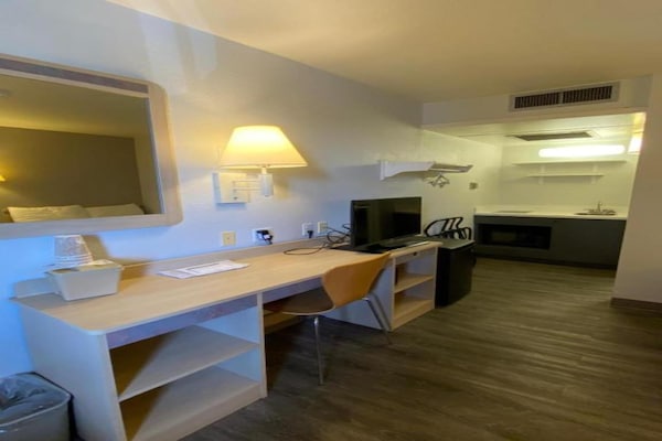 Foto van 1 tweepersoonsbed | Suite, rookvrij, keuken - Vakantiehuis in Casper WY - BedRoom