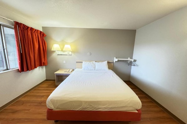 Foto van 1 tweepersoonsbed | Suite, rookvrij, keuken - Vakantiehuis in Casper WY - BedRoom