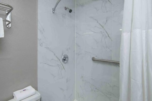 Foto van 2 tweepersoonsbedden (queensize) - Vakantiehuis in Fort Worth TX - BathRoom