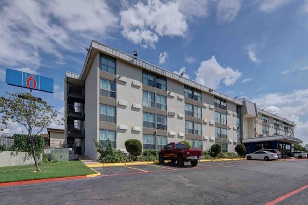 Foto van 2 tweepersoonsbedden (queensize) - Vakantiehuis in Fort Worth TX - ExteriorSummer