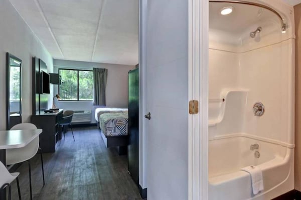 Foto van 2 tweepersoonsbedden | Rookvrij, Keuken - Vakantiehuis in Jacksonville - BedRoom