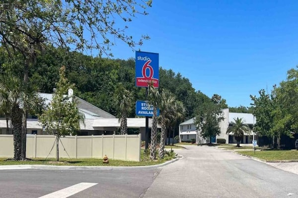 Foto van 2 tweepersoonsbedden | Rookvrij, Keuken - Vakantiehuis in Jacksonville - Facilities