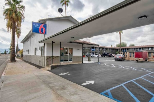 Foto van 2 tweepersoonsbedden (queensize) | (Micfridge) - Vakantiehuis in San Bernardino - ExteriorSummer