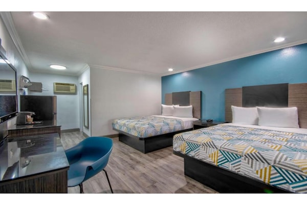 Foto van 2 tweepersoonsbedden (queensize) | (Micfridge) - Vakantiehuis in San Bernardino - BedRoom