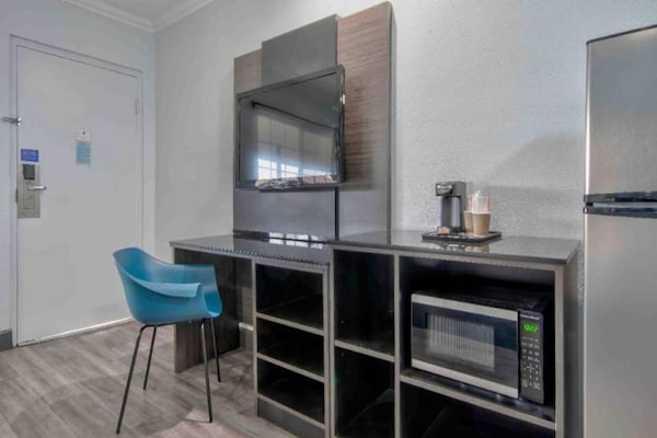 Foto van 2 tweepersoonsbedden (queensize) | (Micfridge) - Vakantiehuis in San Bernardino - Facilities