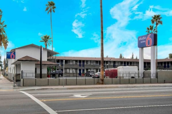 Foto van 2 tweepersoonsbedden (queensize) | (Micfridge) - Vakantiehuis in San Bernardino - ExteriorSummer