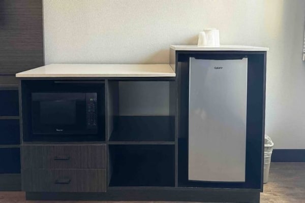 Foto van 2 tweepersoonsbedden (queensize) | Niet-roken, koelkast (Micfridge) - Facilities