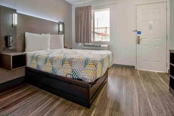 Foto van 1 tweepersoonsbed | Toegankelijk voor mindervaliden | Badkuip - BedRoom