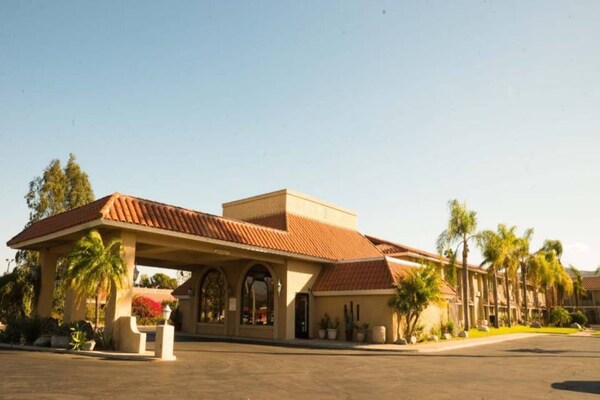 Foto van 2 kingsize bedden | Nsmk, Micfridge - Vakantiehuis in Anaheim - ExteriorSummer