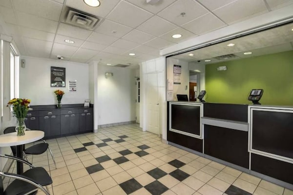 Foto van 2 tweepersoonsbedden | Niet roken - Vakantiehuis in East Brunswick - FloorPlan