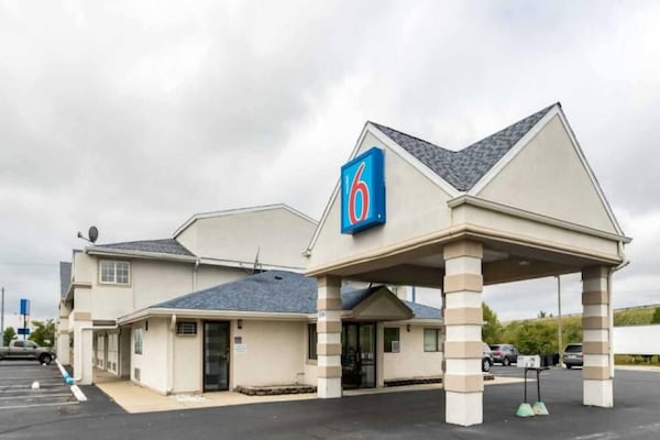 Foto van 2 Volledige Bedden | Niet Rokend - Vakantiehuis in CRAWFORDSVILLE - ExteriorSummer