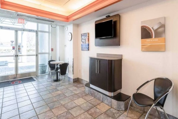 Foto van 2 tweepersoonsbedden | Rookvrij - Vakantiehuis in Newport - FloorPlan