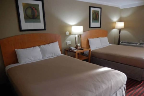 Foto van 2 tweepersoonsbedden (queensize) | Roken toegestaan, koelkast aanwezig - Facilities
