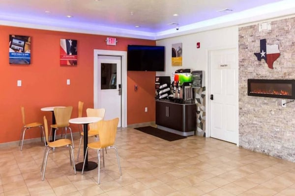 Foto van 1 kingsize bed | Badkuip met mobiele t - Vakantiehuis in Houston - Facilities