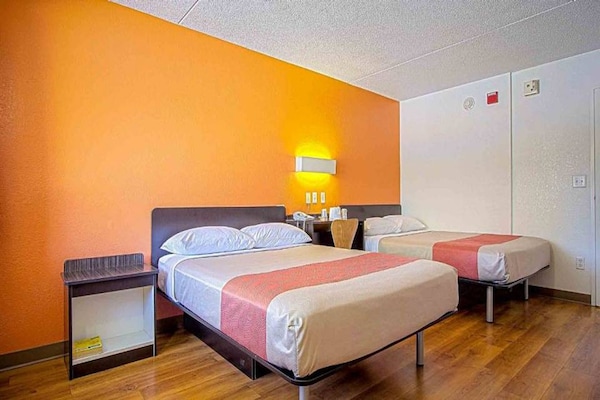 Foto van 2 tweepersoonsbedden | Micfridge - Vakantiehuis in EAST BRUNSWICK - BedRoom