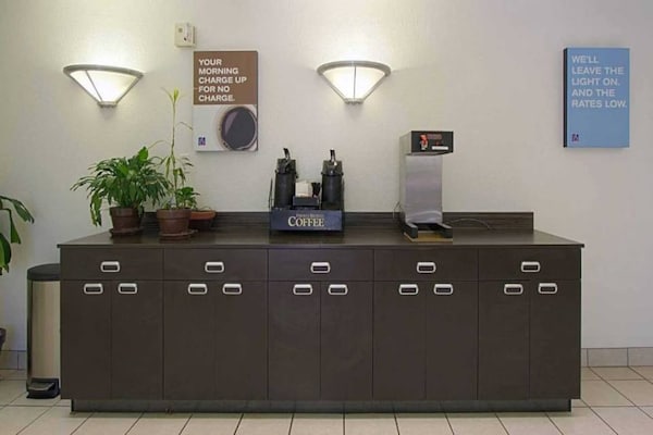 Foto van 1 kingsize bed | Micfridge - Vakantiehuis in Piscataway - Facilities
